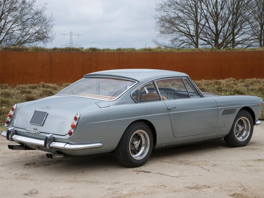  Ferrari 250 GT 2+2 Coupe (Series II) 1961 года  (фото 2 из 13)